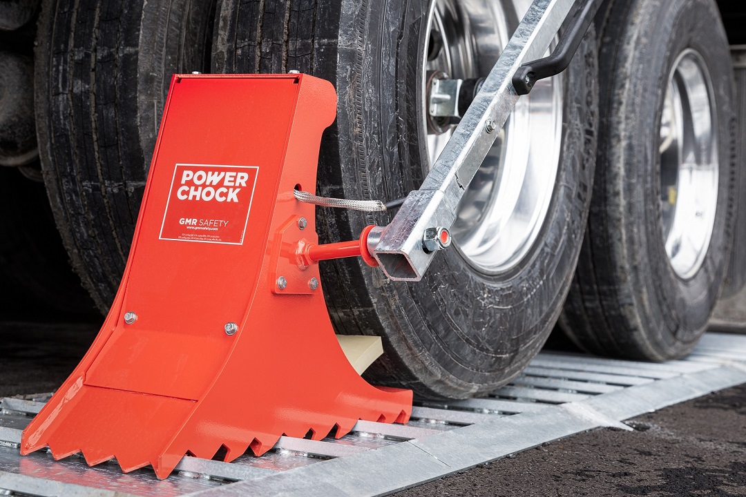 POWERCHOCK 5 wheel restraint system on ground plate